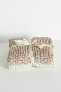 Bianca Lorenne lavette set of 3 cotton knitted washcloths in pale petal pink.