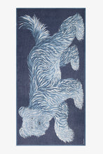 Load image into Gallery viewer, Inoui Editions Freddy wool scarf in navy.