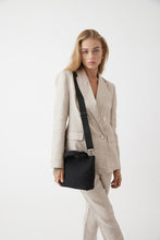 Load image into Gallery viewer, Andreína Lupe crossbody bag - black