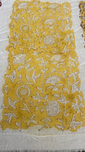 Load image into Gallery viewer, Layla table cloth - Sunshine