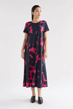 Load image into Gallery viewer, Elk organic cotton T-shirt Haki dress in navy and pink Tera print.