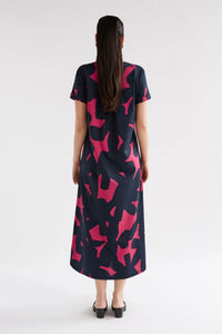 Elk organic cotton T-shirt Haki dress in navy and pink Tera print.