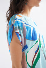Load image into Gallery viewer, Elk Kash top circle sleeve in abstract print.