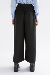 Elk Sepp pants in black, with elastic waist.