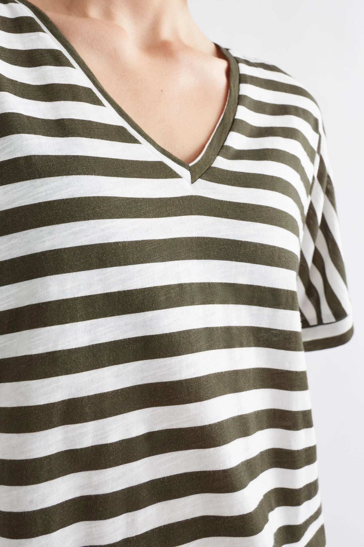 Elk v-neck Seter tee in olive and white stripe.
