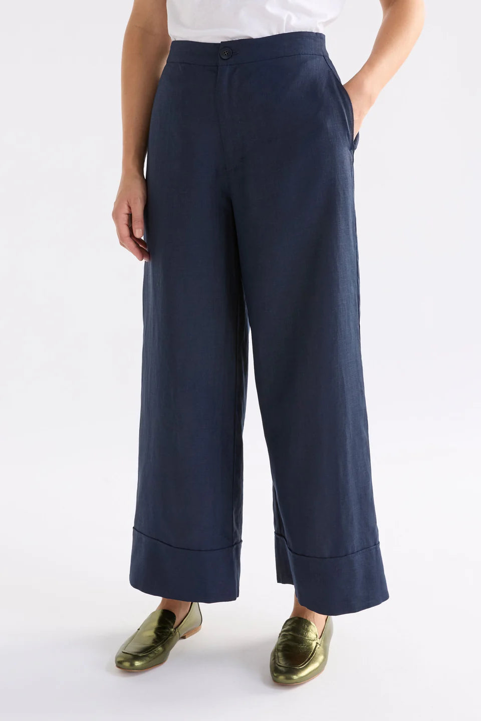 Elk Anneli light linen pants in moonlight navy blue.
