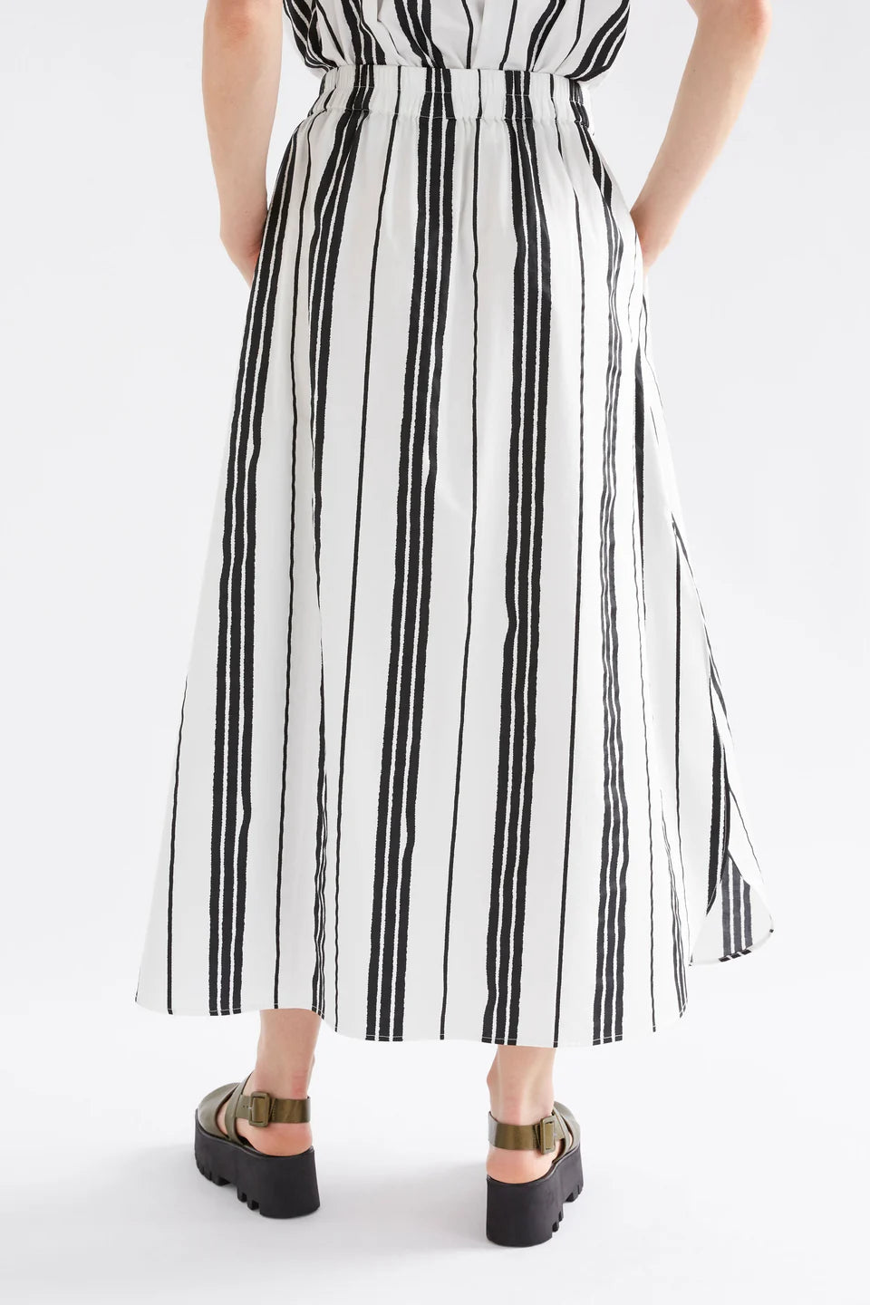 Elk organic cotton Fez skirt white with black stripes.