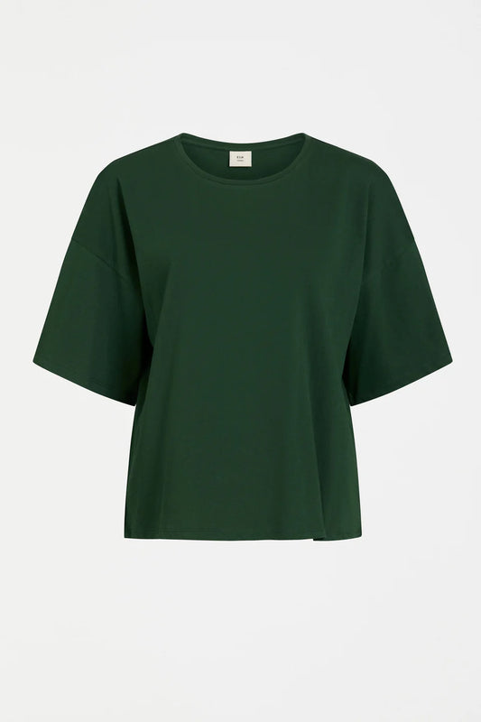 Elk Kovaa tee organic cotton in Fir forest green.