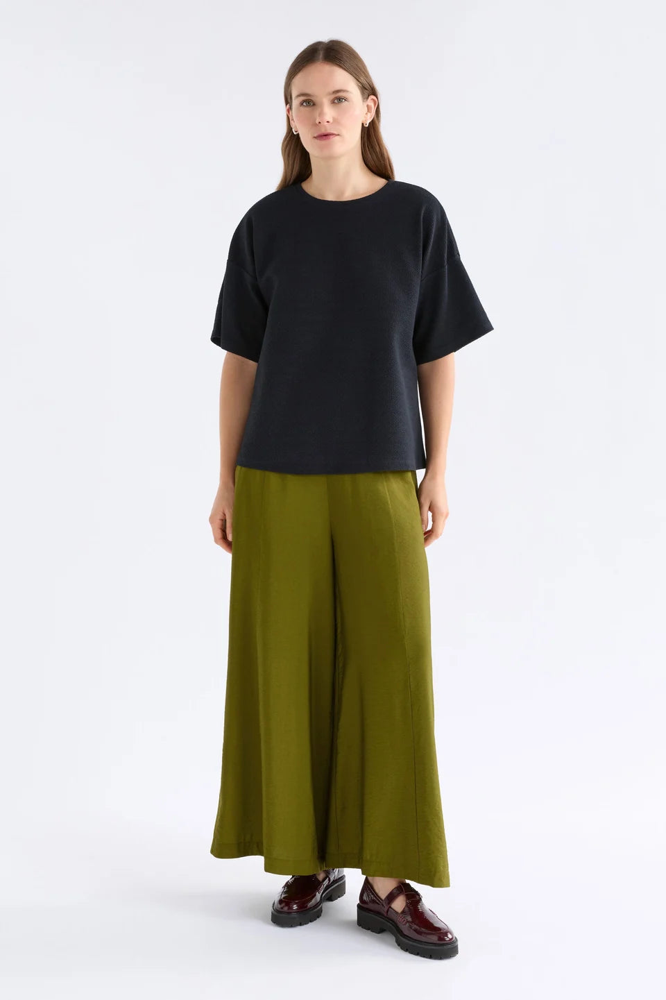 Elk Sanna Tee black short-sleeve crewneck top with a relaxed, oversized fit, in textured organic cotton jersey.