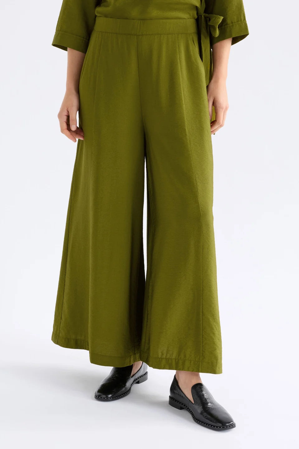 Elk Rema pants in moss green, viscose wide leg.