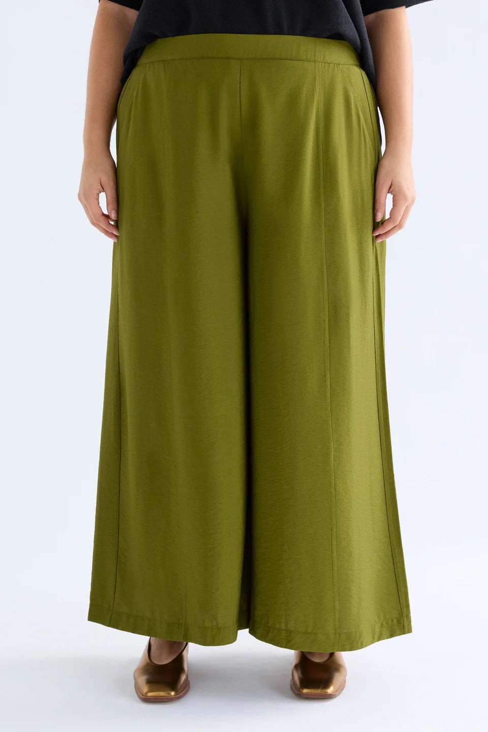 Elk Rema pants in moss green, viscose wide leg.