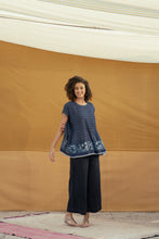 Load image into Gallery viewer, Dve Divya top - navy jamdani