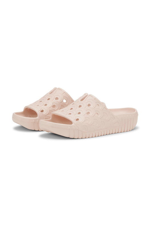 Ilse Jacobsen Birch EVA slide sandal in Lotus light pink.