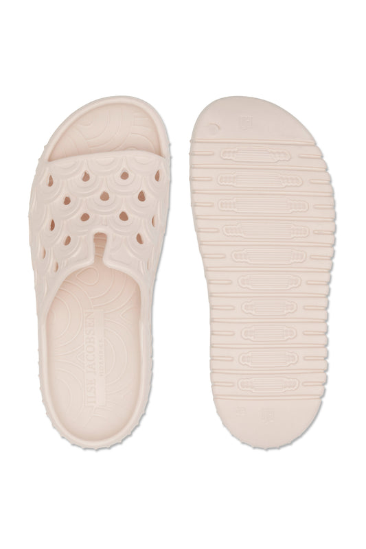 Ilse Jacobsen Birch EVA slide sandal in Lotus light pink.