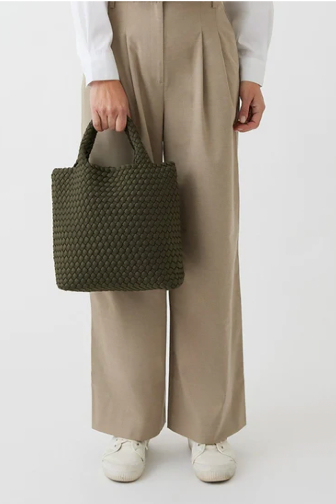 Andreina handwoven Ciudad tote crossbody bag in army green.