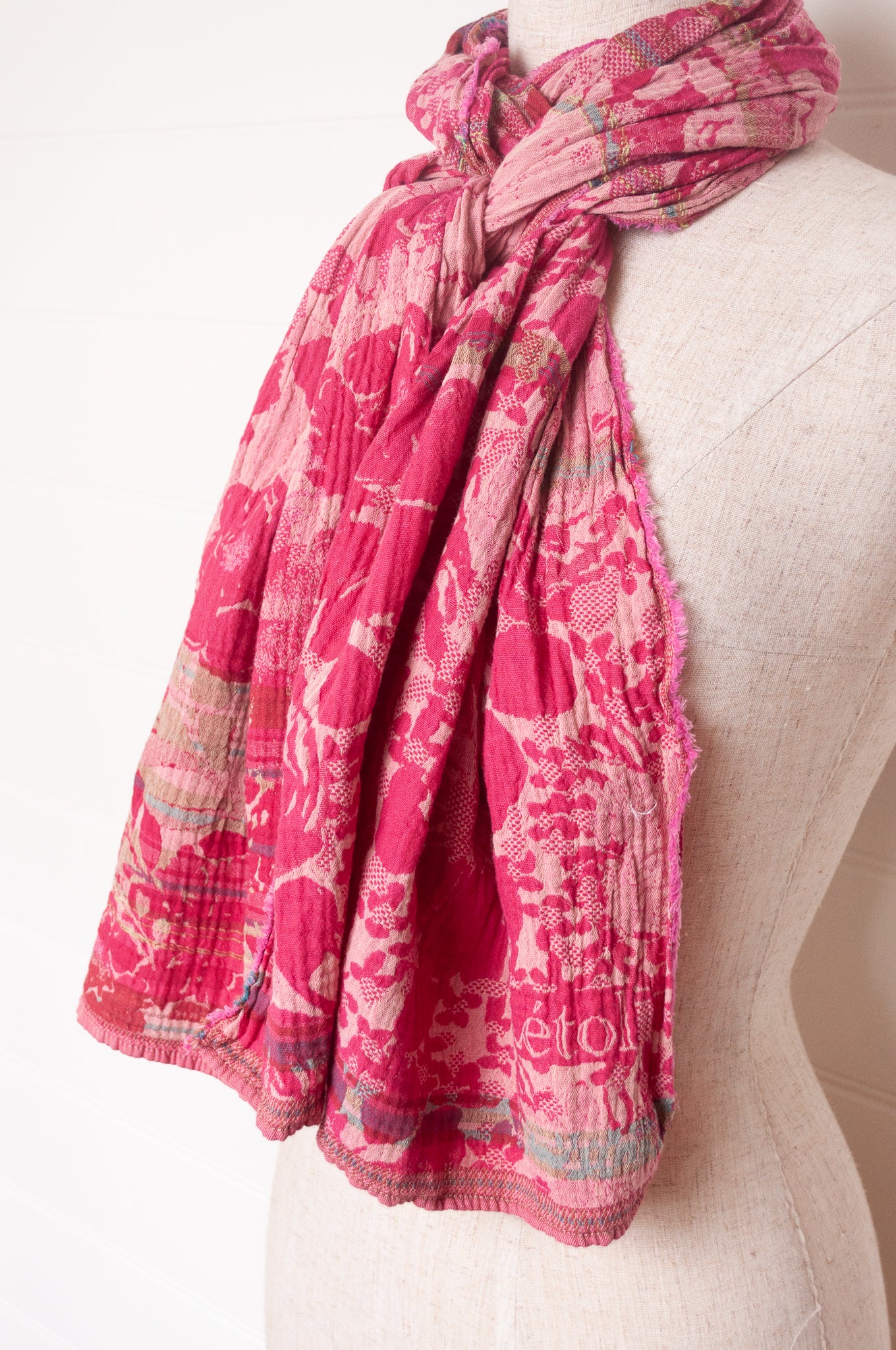 Letol organic cotton floral jacquard scarf Emilienne floral design in rose, shades of pink.