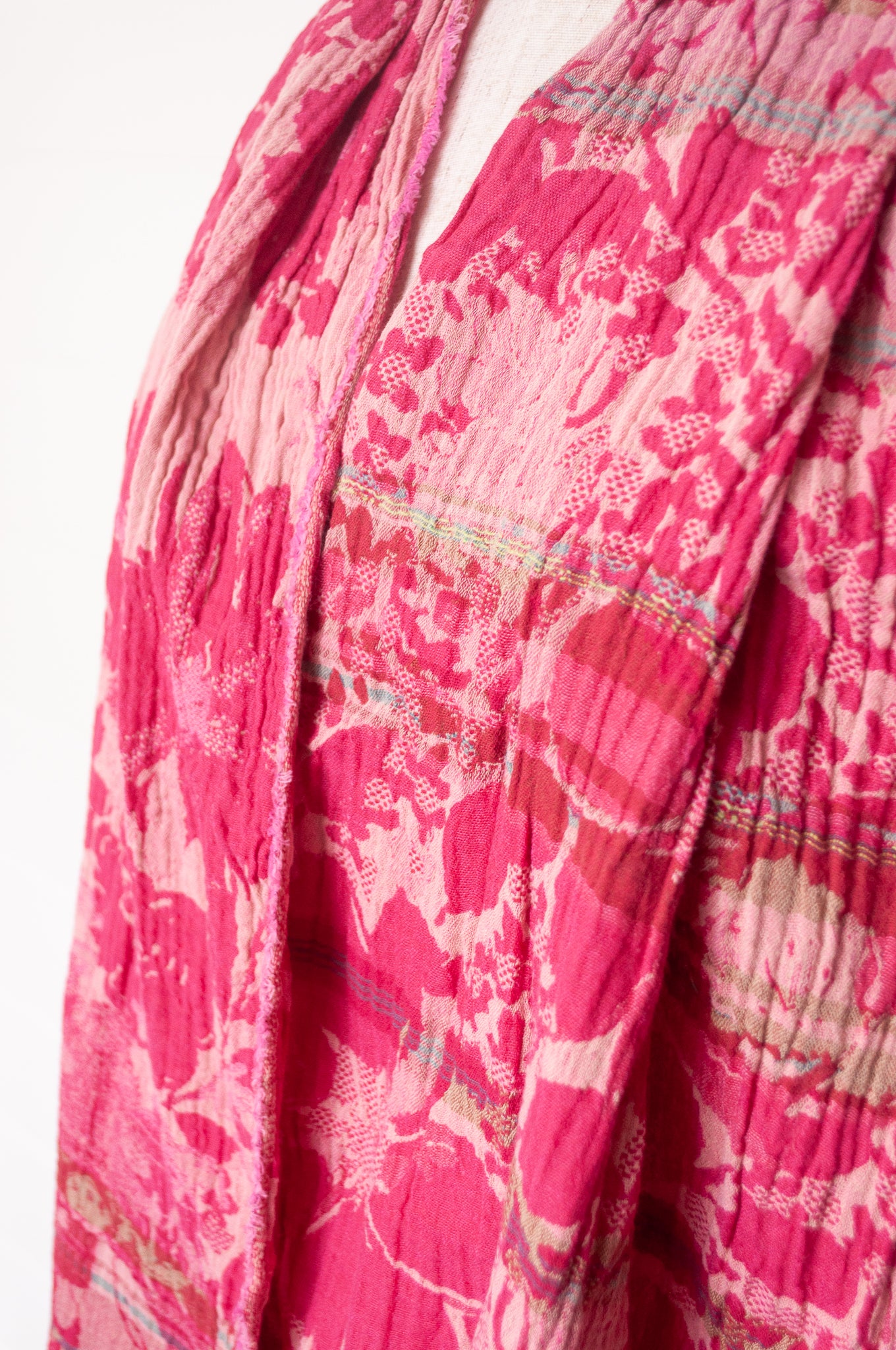Letol organic cotton floral jacquard scarf Emilienne floral design in rose, shades of pink.