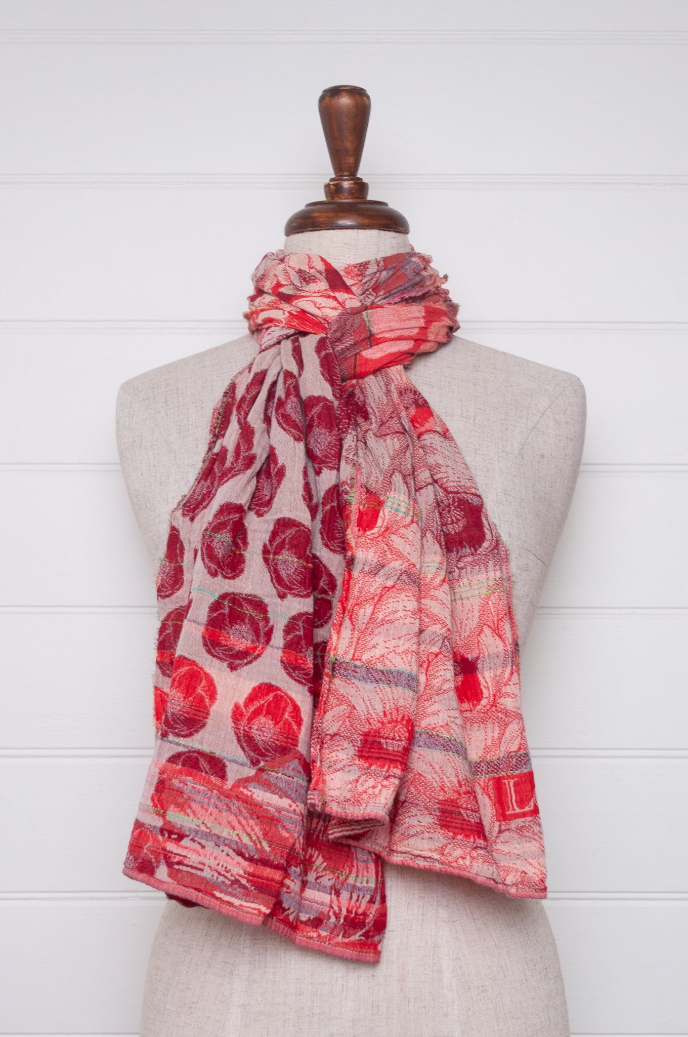 Letol organic cotton jacquard floral scarf Stephanie in Cocquelicot poppy red.