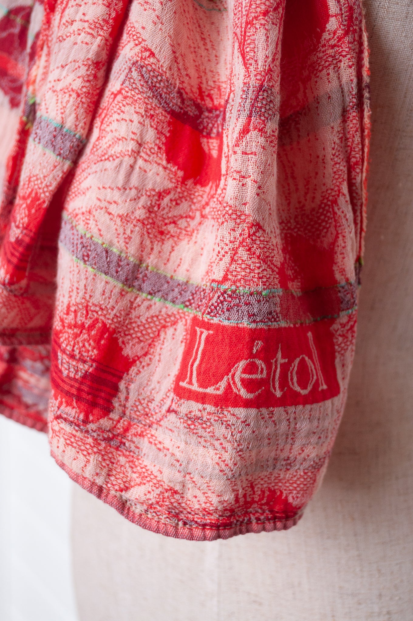 Letol organic cotton jacquard floral scarf Stephanie in Cocquelicot poppy red.