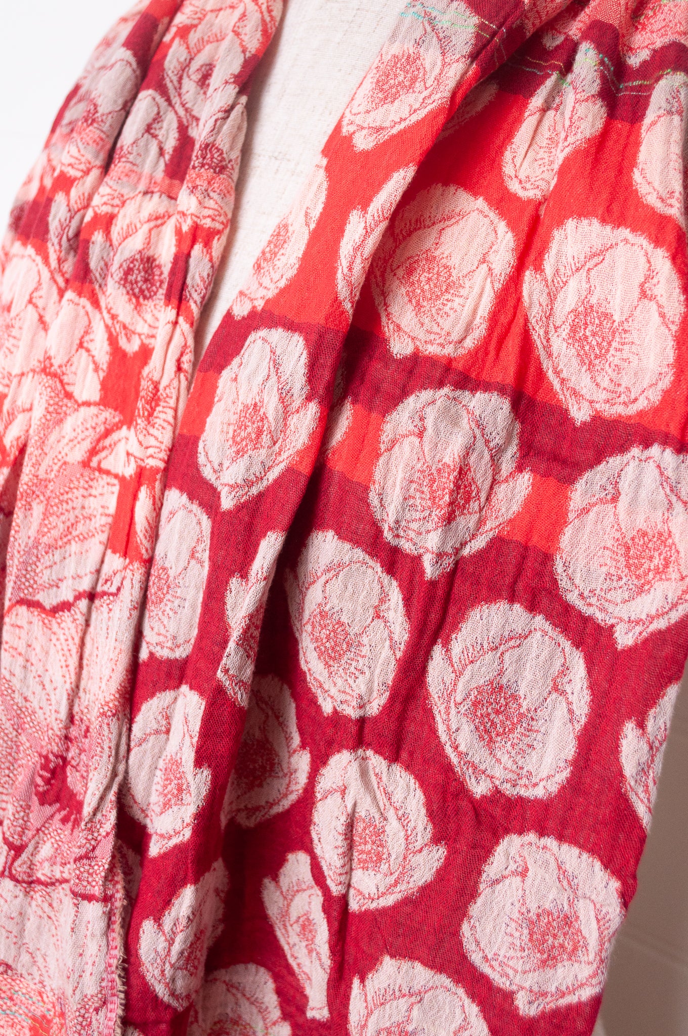 Letol organic cotton jacquard floral scarf Stephanie in Cocquelicot poppy red.