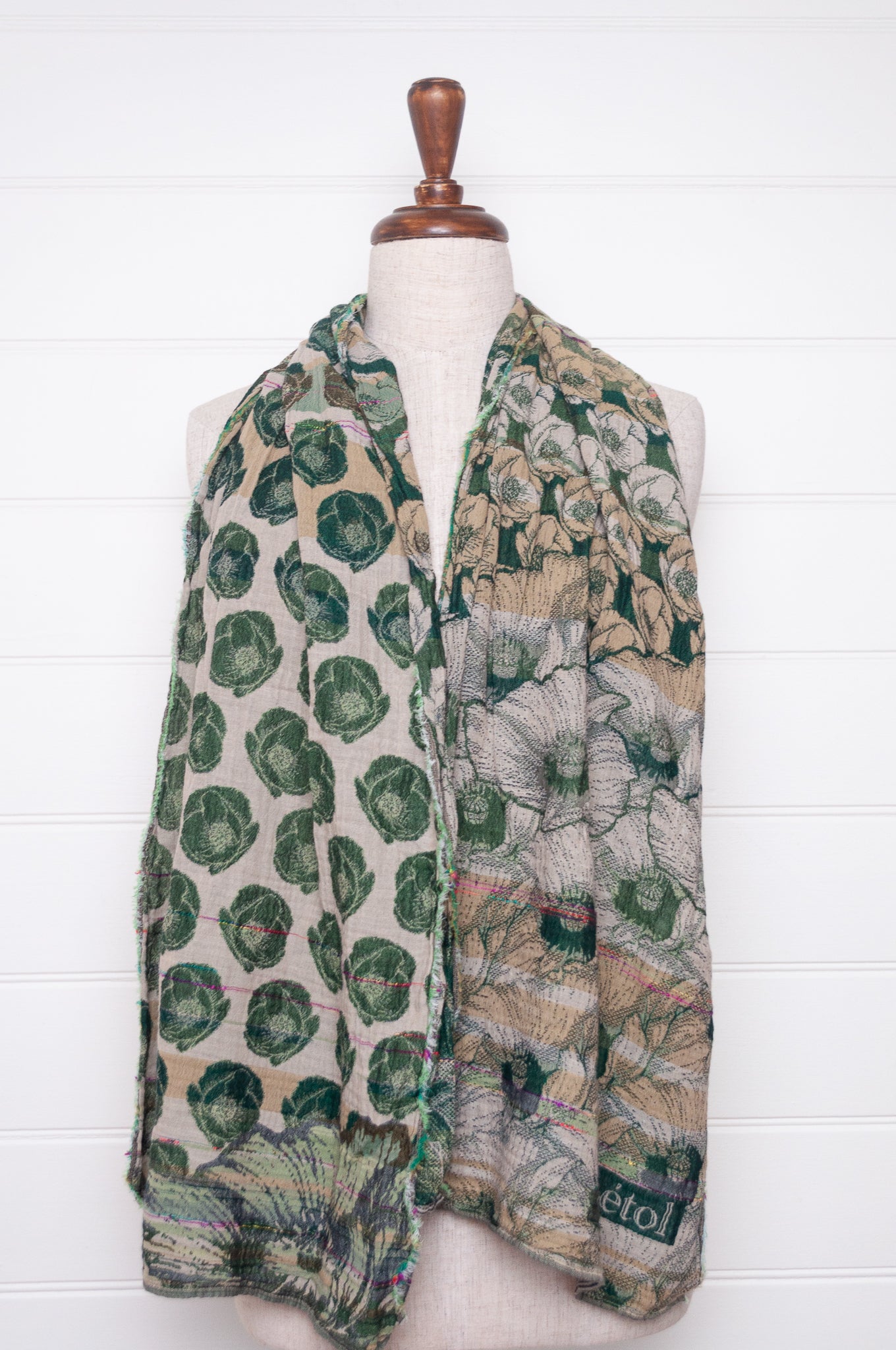 Letol organic cotton jacquard floral scarf Stephanie in trefle green.