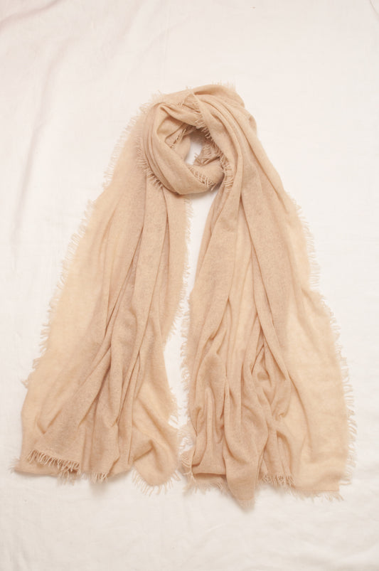 Pure cashmere, lightweight knit fringed scarf in vanilla cream.