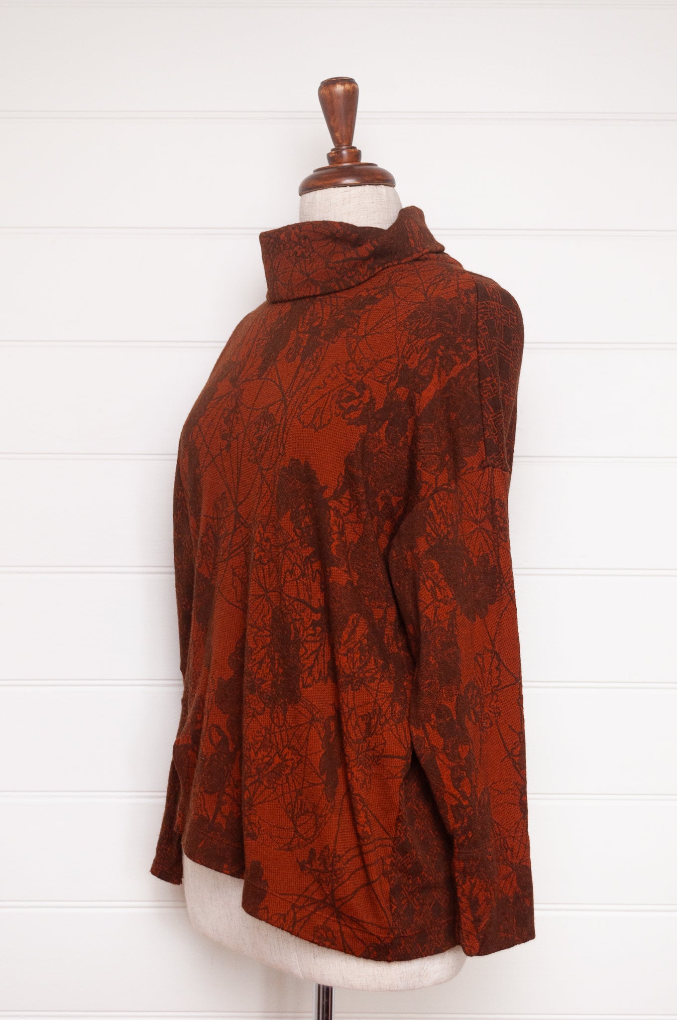 Valia merino wool jersey jacquard Crossroads pullover in desert.