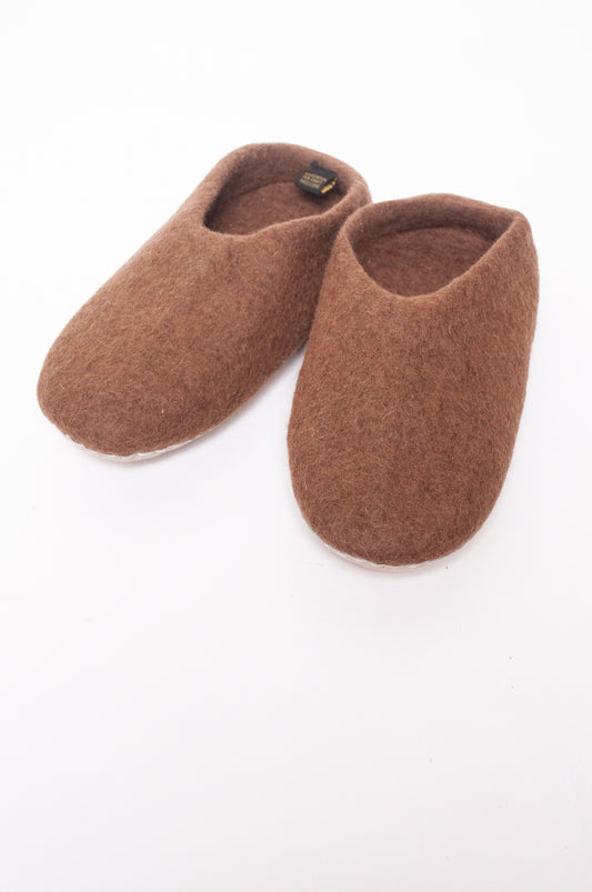Wool felt slip on slippers in brown.