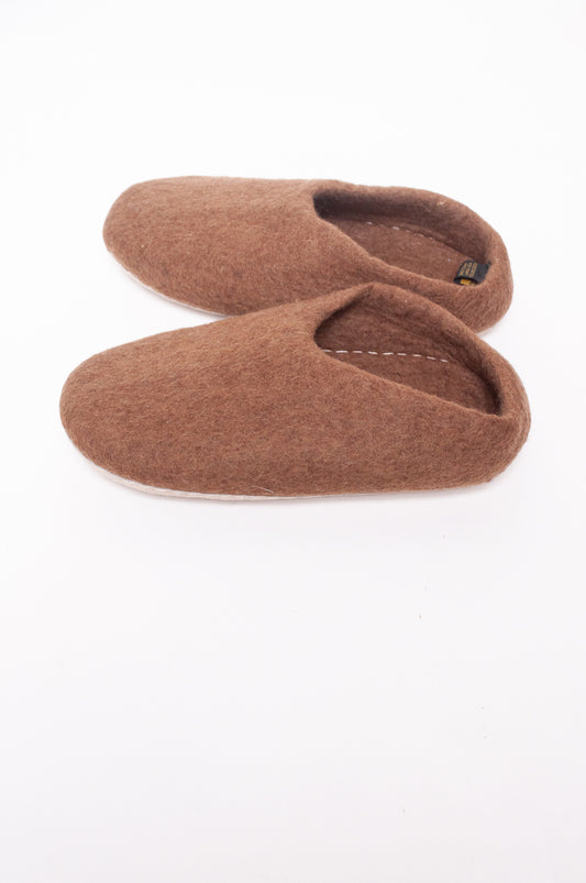 Wool felt slip on slippers in brown.