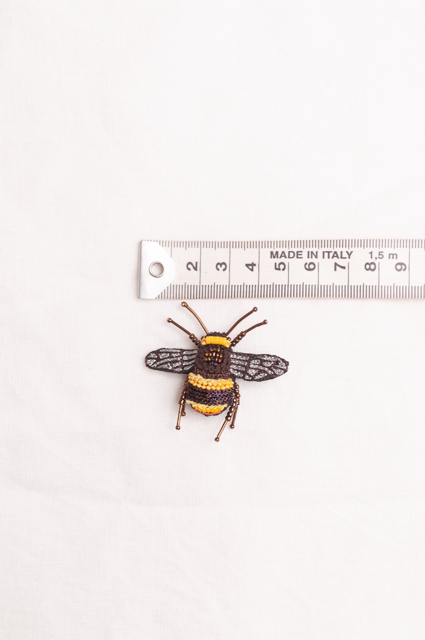 Trovelore brooch - Bumble bee