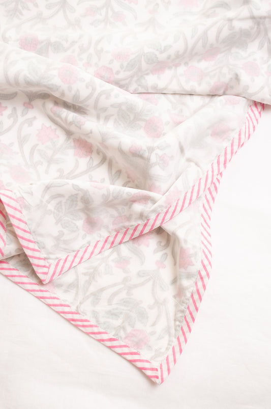Pink and whtie floral muslin blockprint dohar summer quilt.