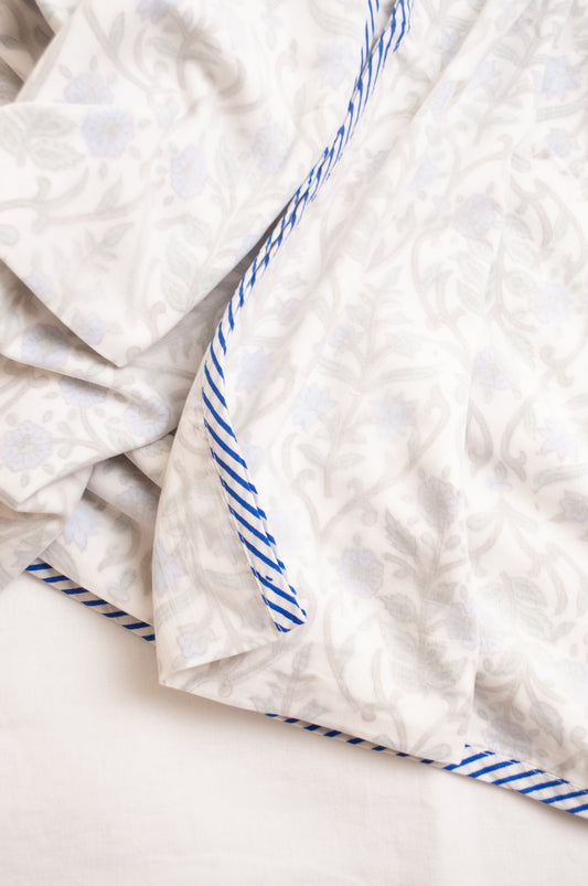 Blue and whtie floral muslin blockprint dohar summer quilt.