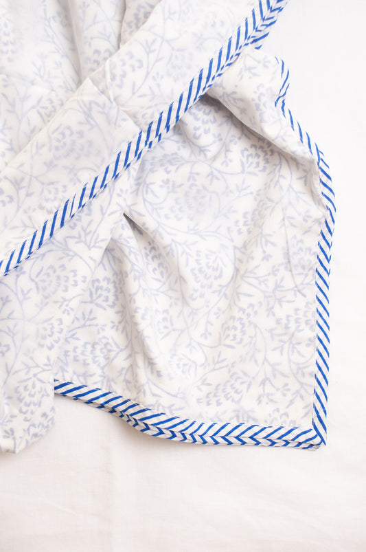 Blue and whtie floral muslin blockprint dohar summer quilt.