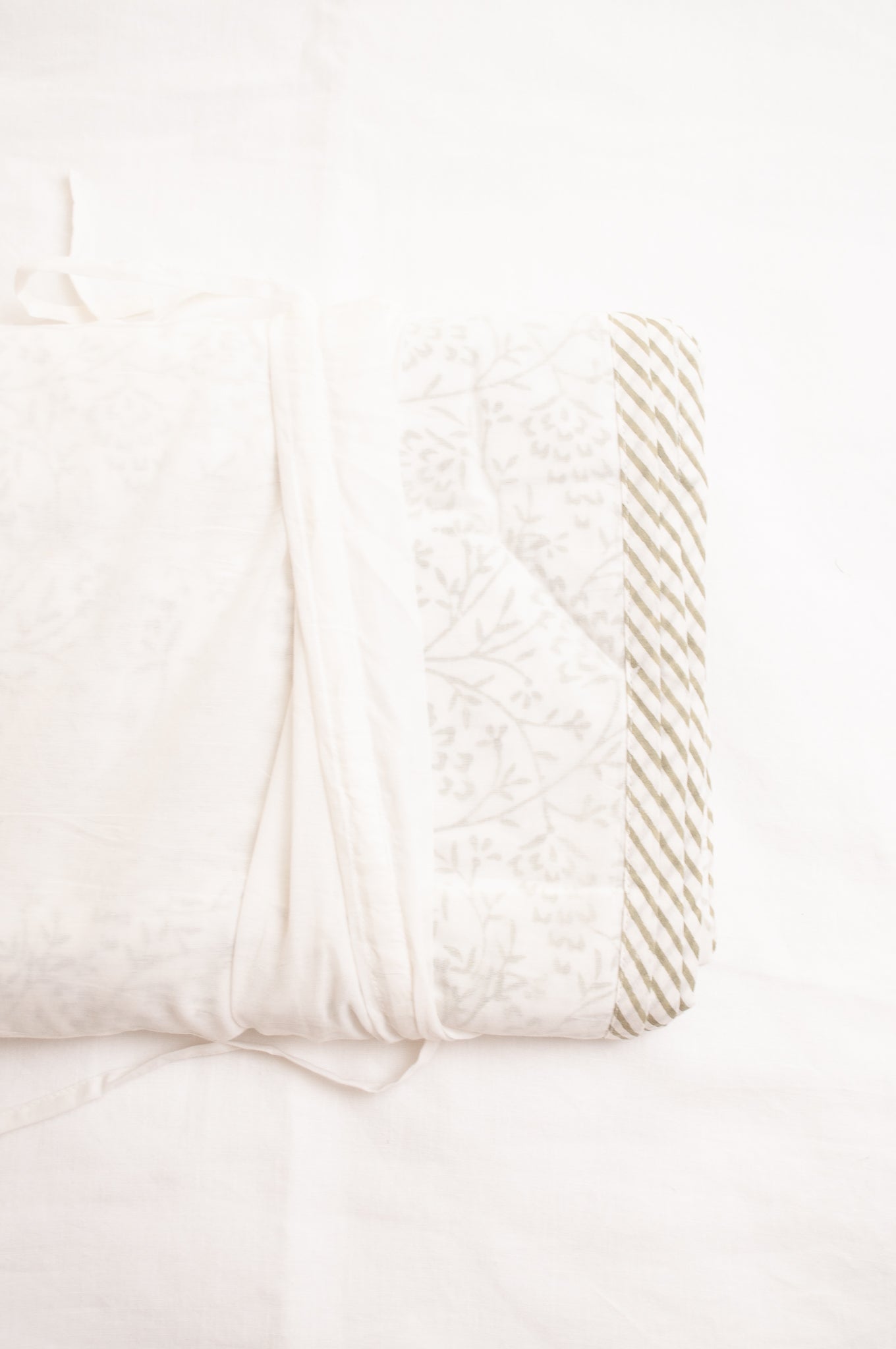 Olive green and whtie floral muslin blockprint dohar summer quilt.