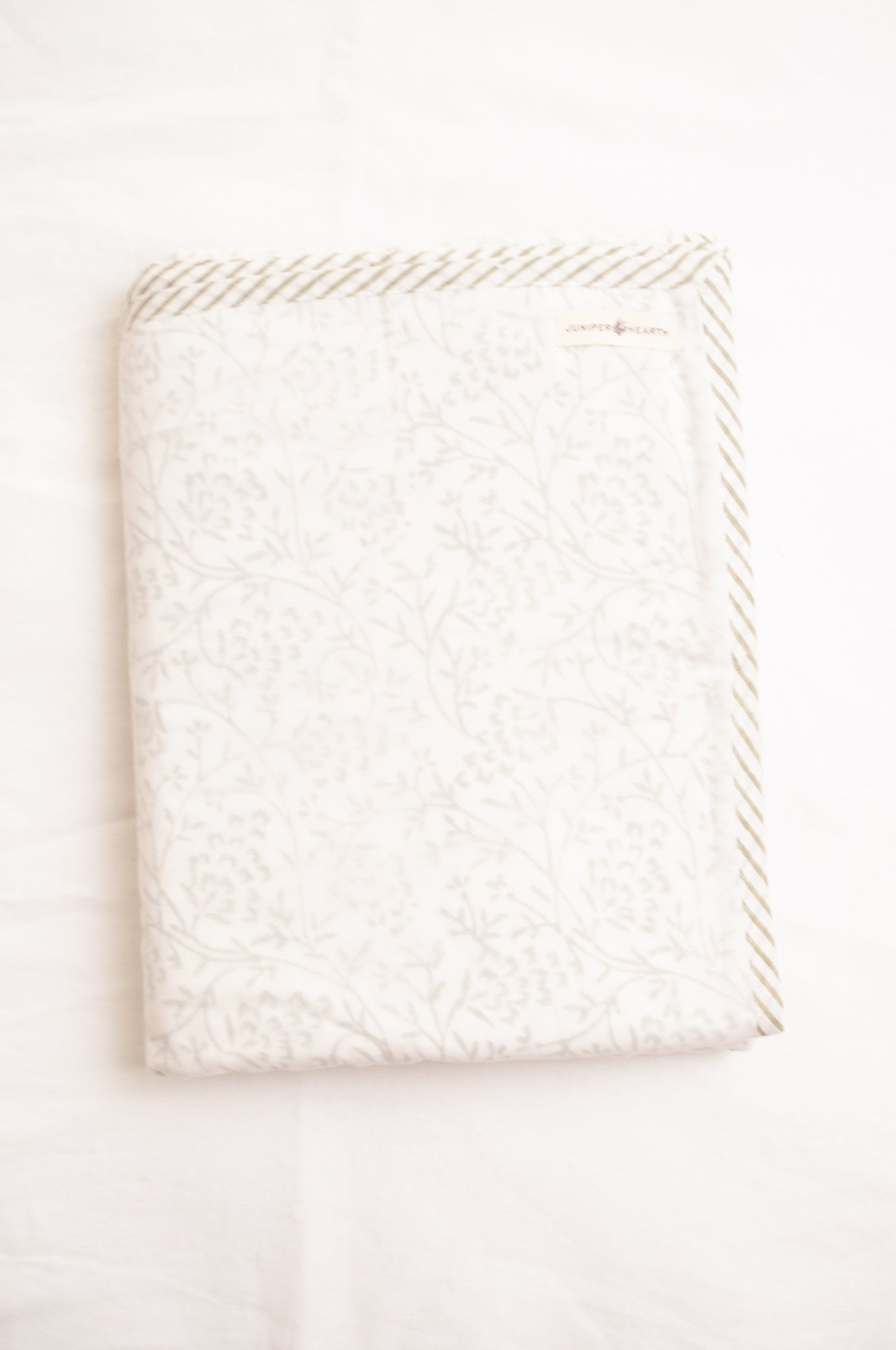 Olive green and whtie floral muslin blockprint dohar summer quilt.