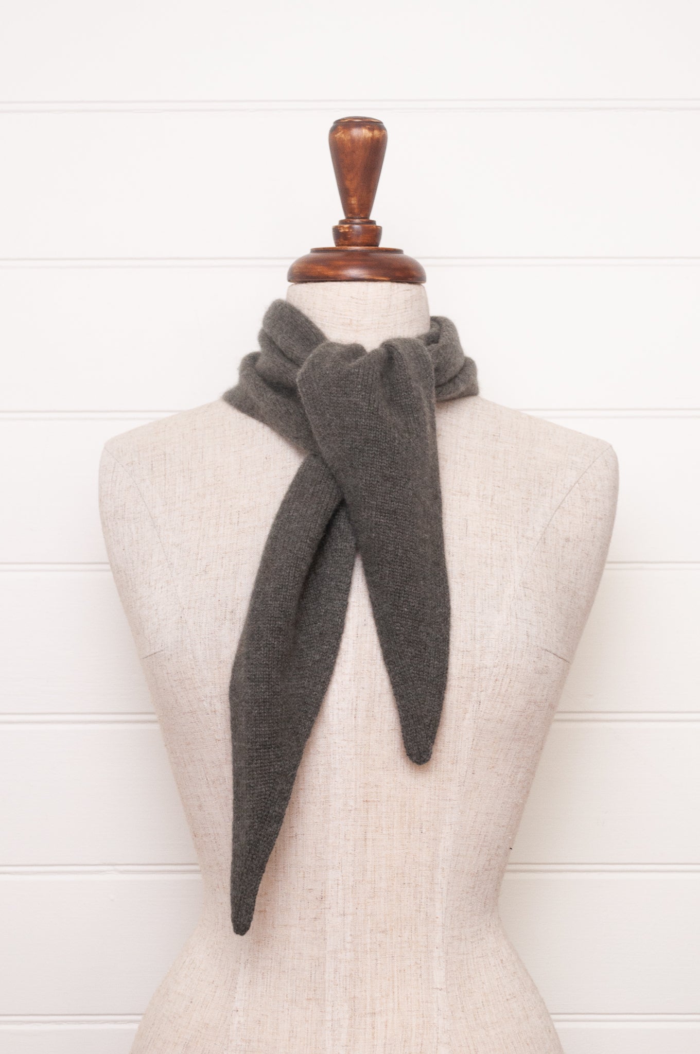 Juniper Hearth cashmere triangle scarf - moor