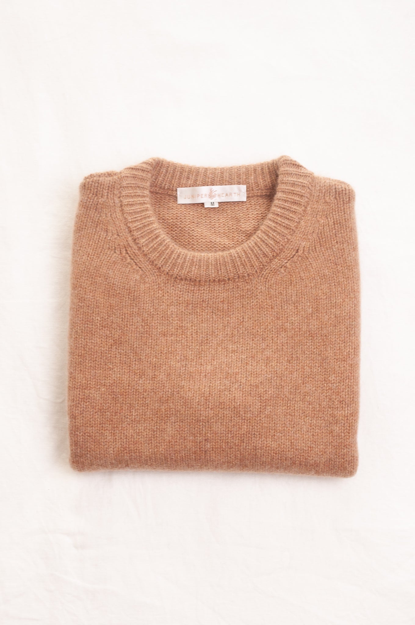 Cashmere round neck vest in camel.