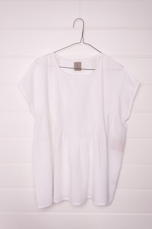 DVE Indra fine cotton pin tuck one size blouse in white.