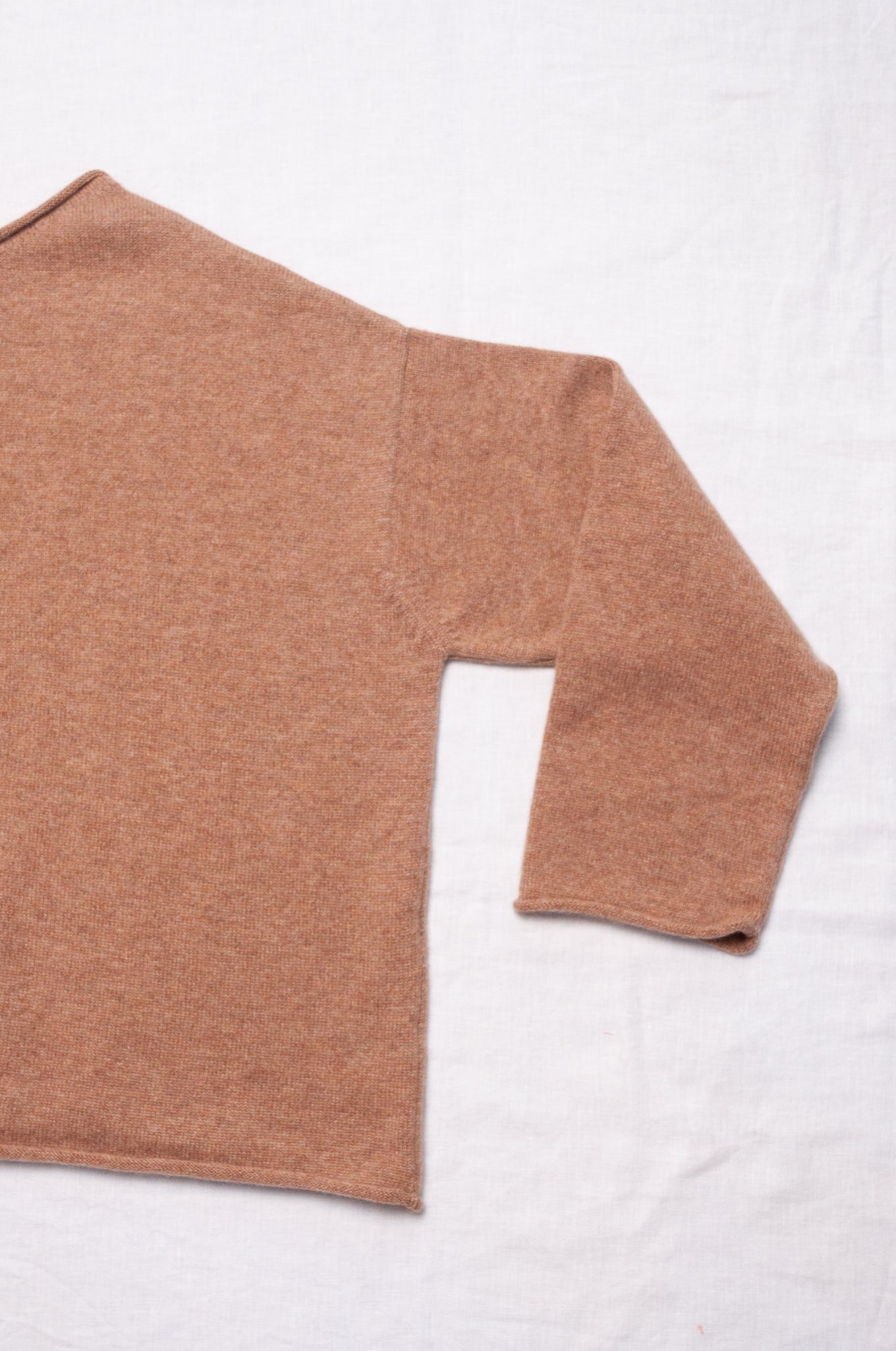 One size reversible cashmere cardigan in camel.