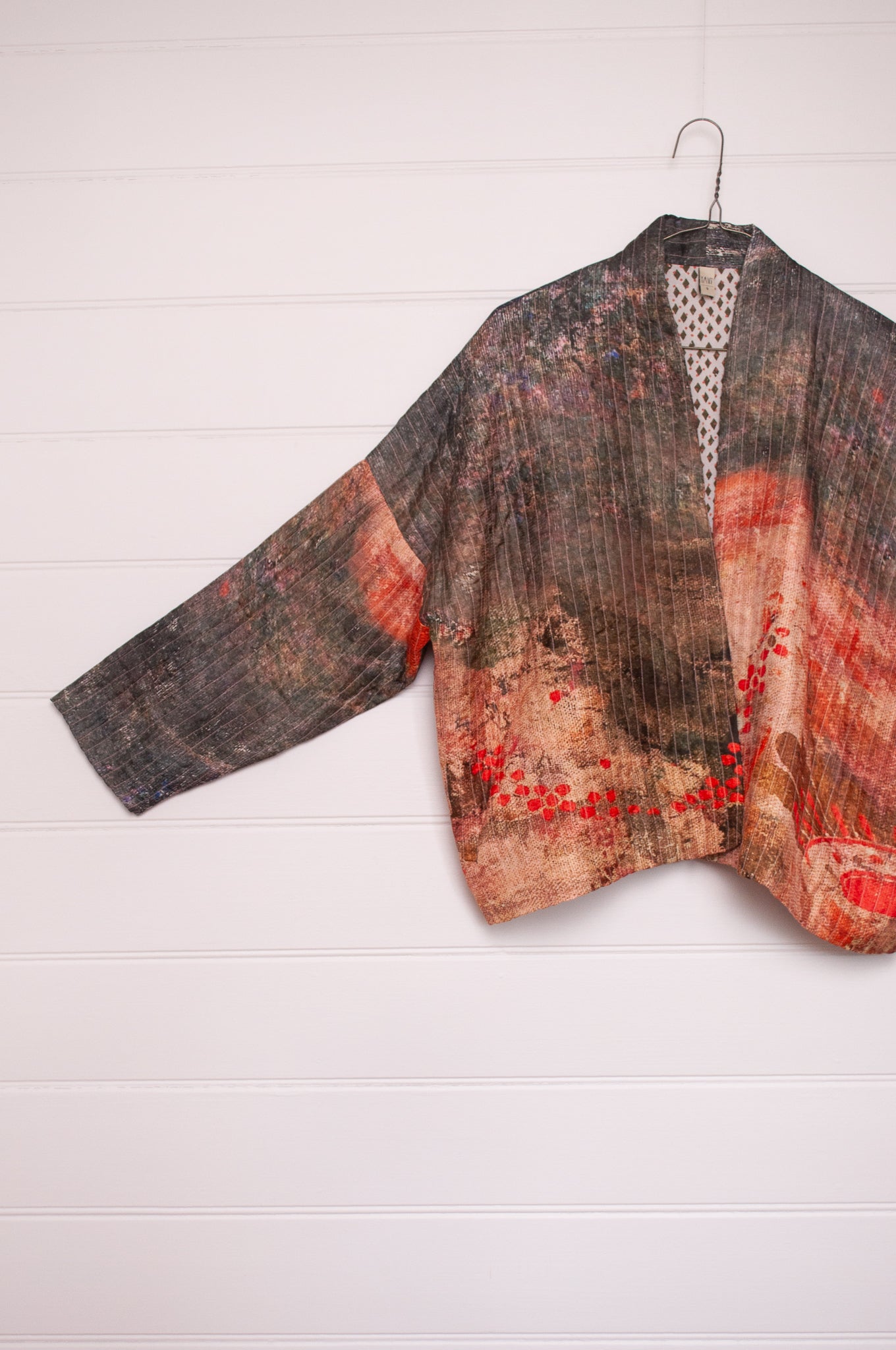 Yavi silk quilted kimono jaeckt in vintage postcard print, with cotton blockprint lining.