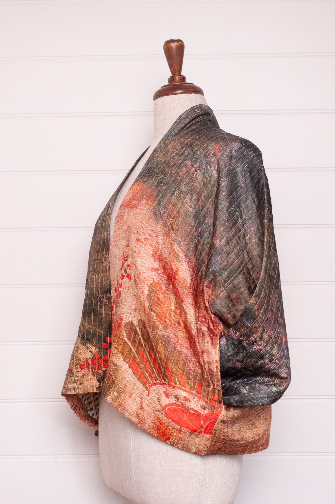 Yavi silk quilted kimono jaeckt in vintage postcard print, with cotton blockprint lining.