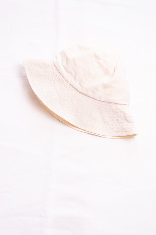 PCNQ Luna made in Japan ivory white foldable linen fabric bucket hat.