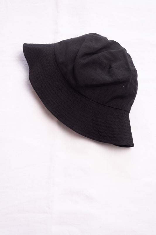 PCNQ Luna made in Japan black foldable linen fabric bucket hat.