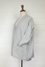 Load image into Gallery viewer, One size cashmere boyfriend cardi - ash grey