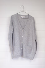 Load image into Gallery viewer, One size cashmere boyfriend cardi - ash grey