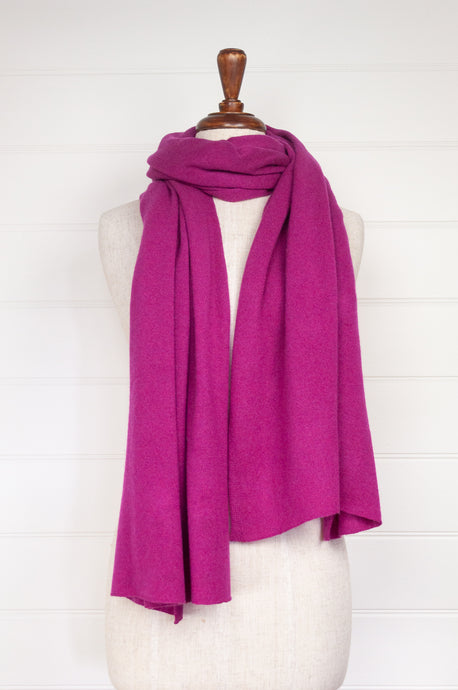 Juniper Hearth cosy cashmere scarf - magenta