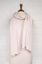 Load image into Gallery viewer, Juniper Hearth cosy cashmere scarf - ecru