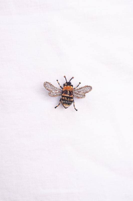 Trovelore brooch - Humble bee