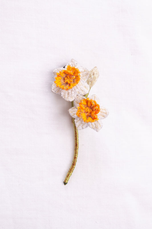Trovelore hand embroidered and beaded White daffodils brooch.