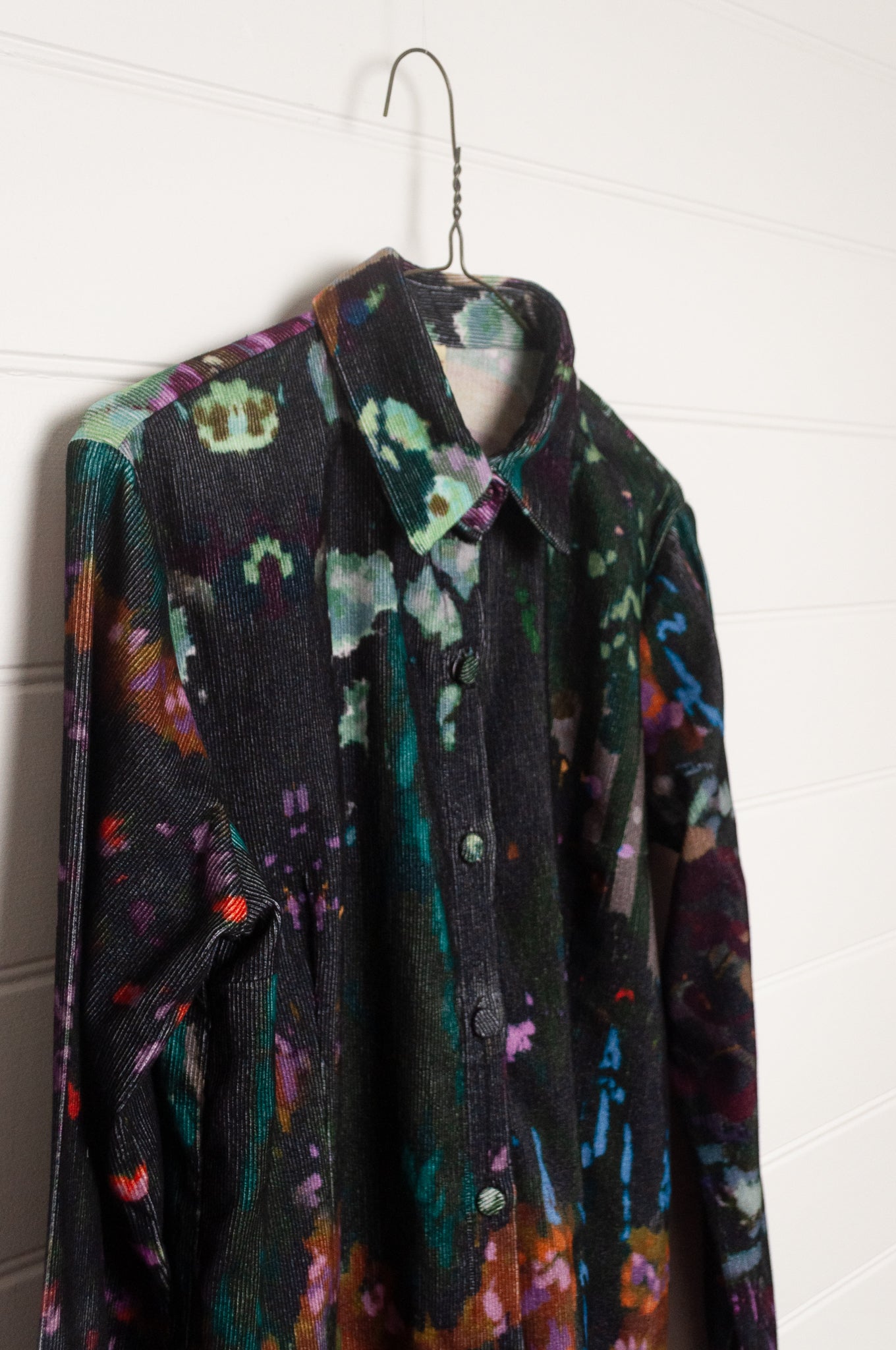 Yavi fine cotton corduroy long sleeve shirt in deep floral print.